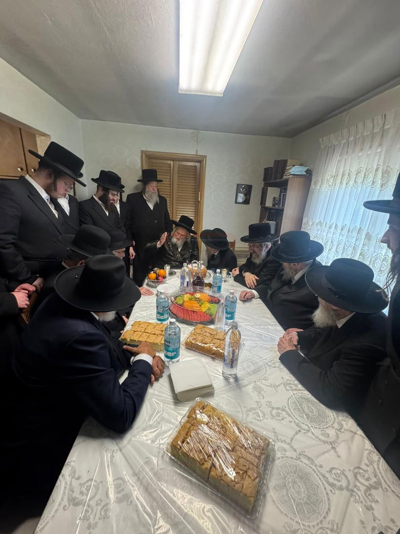 האדמו"ר ממונקאטש בישיבת טלז