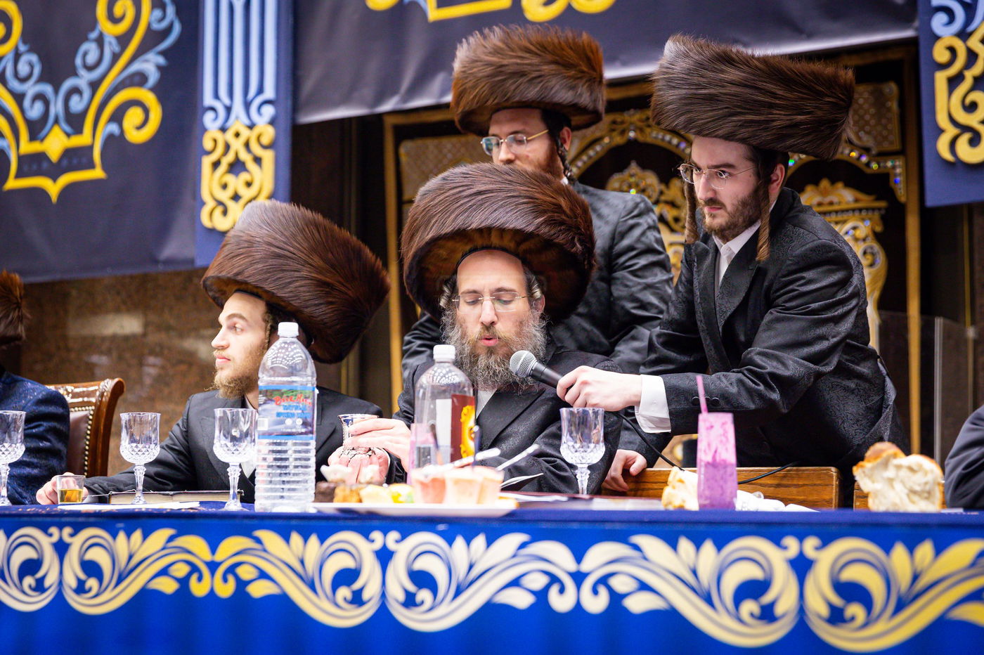 שמחת שבע ברכות לנכדת האדמו"ר מבאבוב