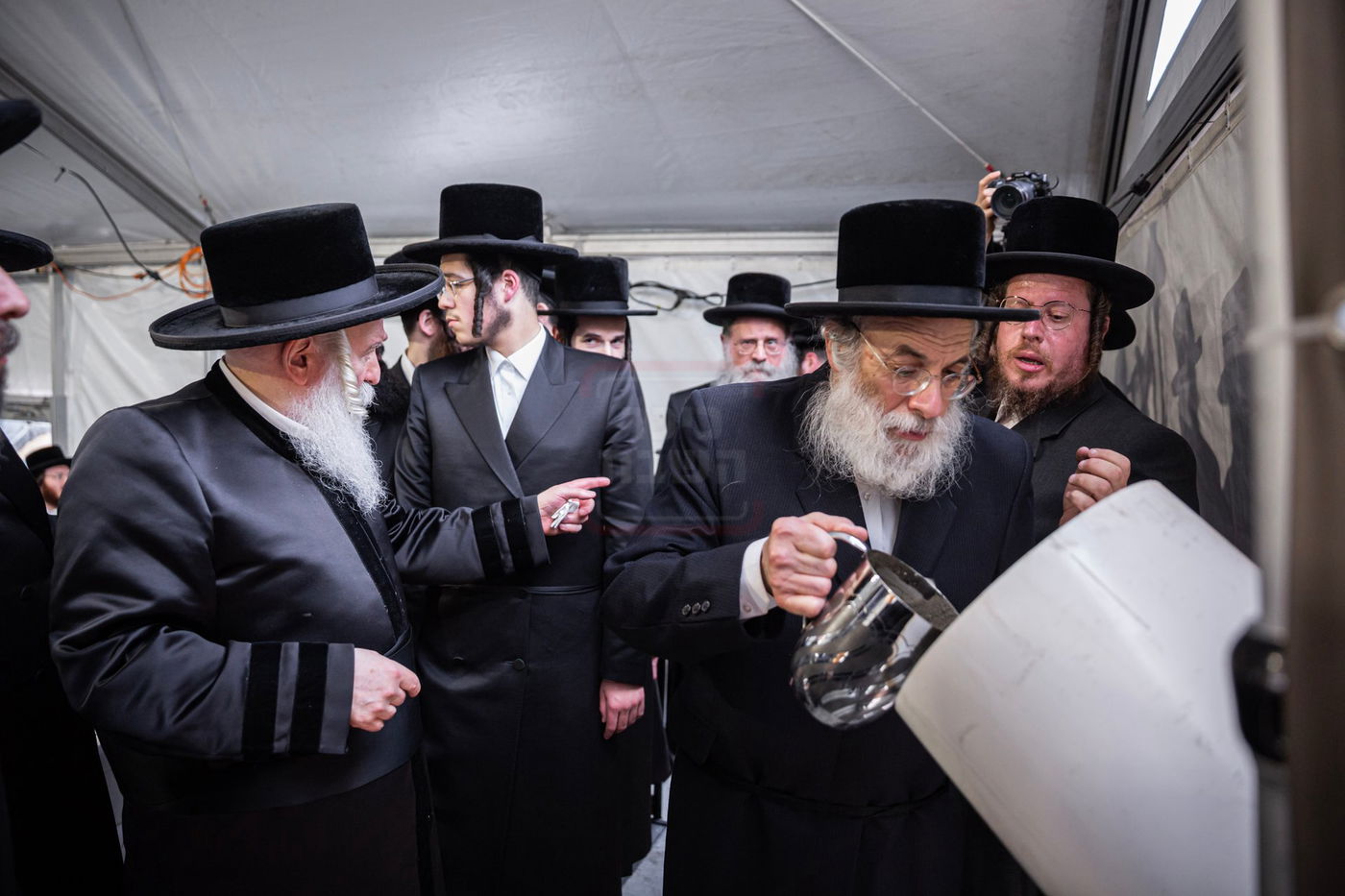 הנחת אבן הפינה לישיבה כרם שלמה ד'באבוב