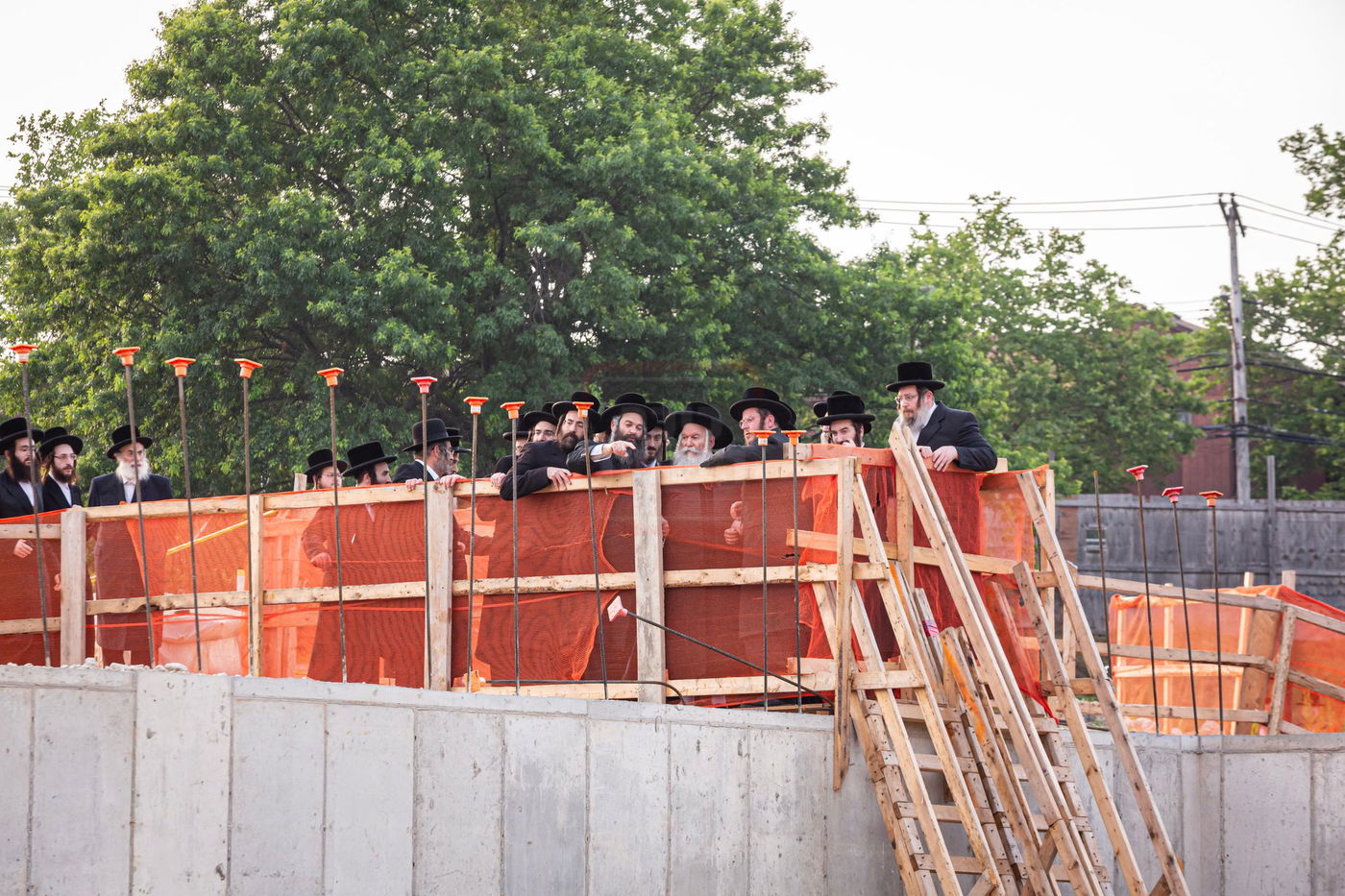הנחת אבן הפינה לישיבה כרם שלמה ד'באבוב