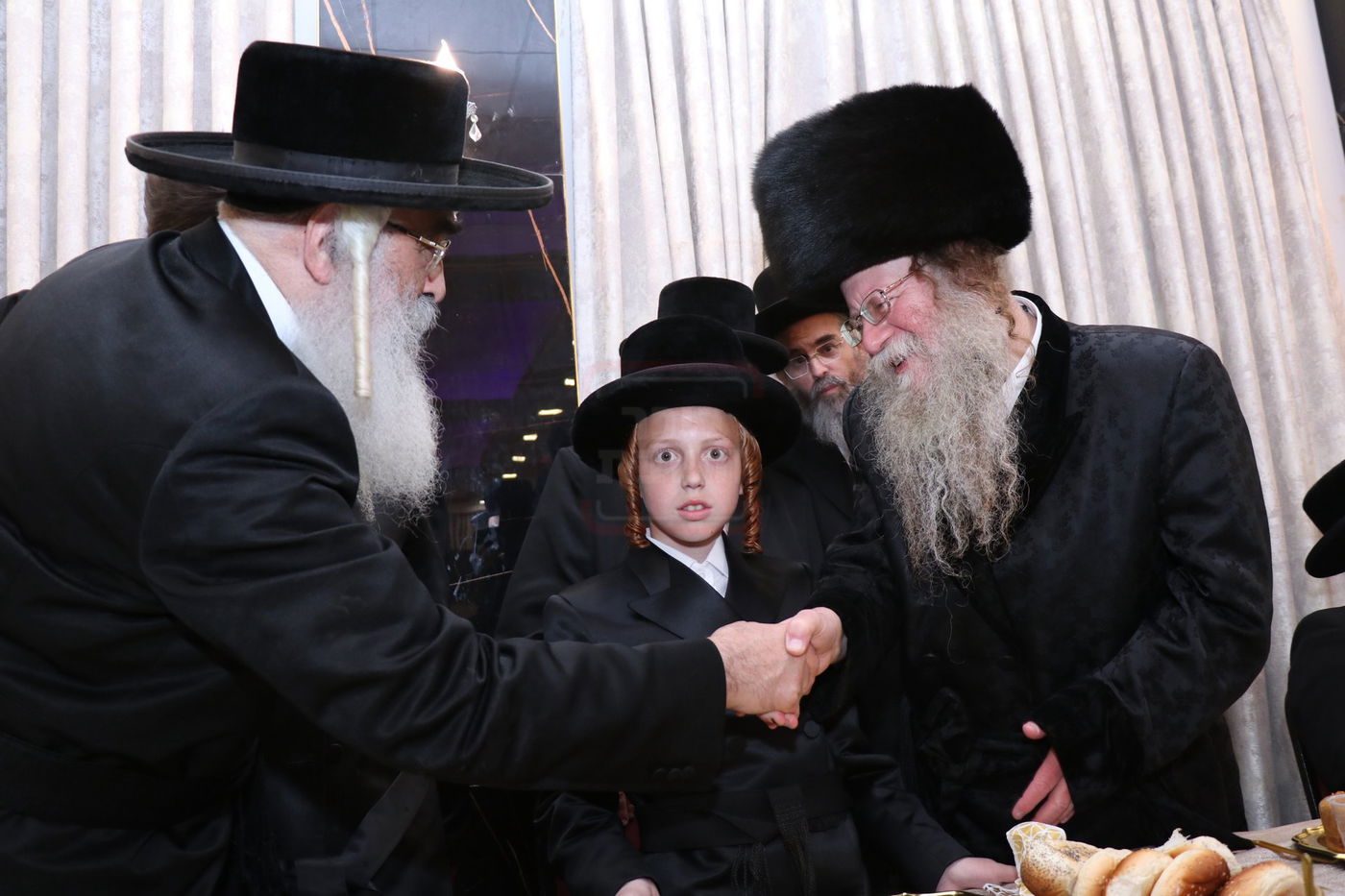 שמחת בר המצווה לנכד האדמו"ר מקוזמיר