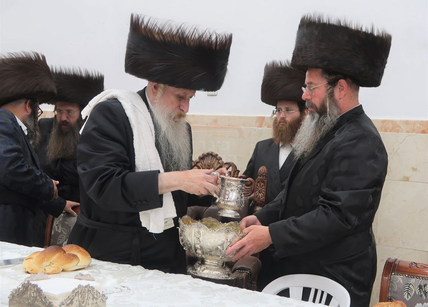 שמחת שבע ברכות בחצרות טשארנאביל  - ראדושיץ - ראזלא 