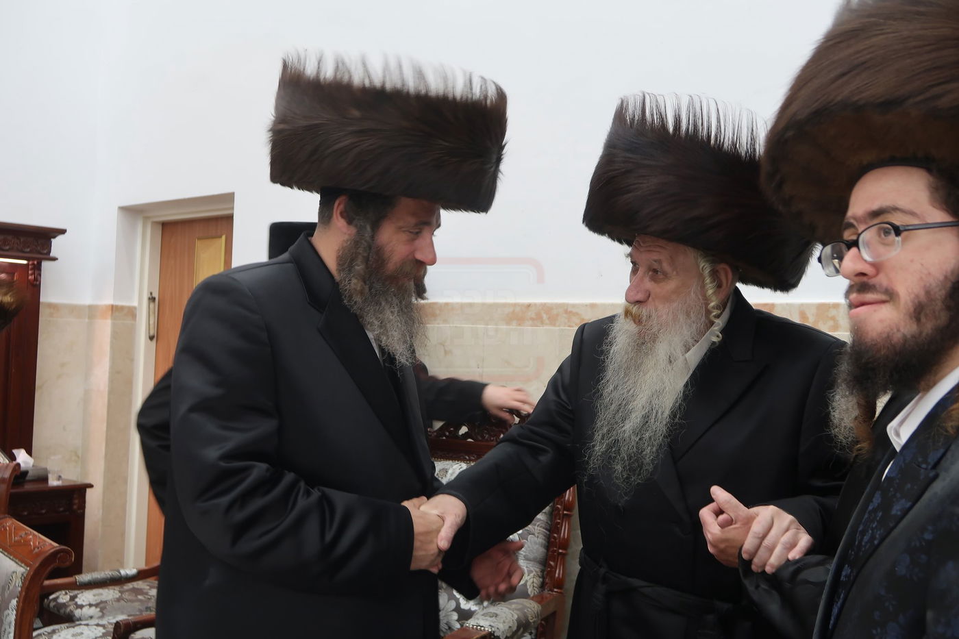 שמחת שבע ברכות בחצרות טשארנאביל  - ראדושיץ - ראזלא 