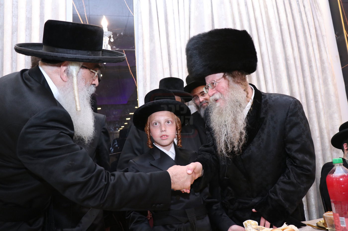 שמחת בר המצווה לנכד האדמו"ר מקוזמיר