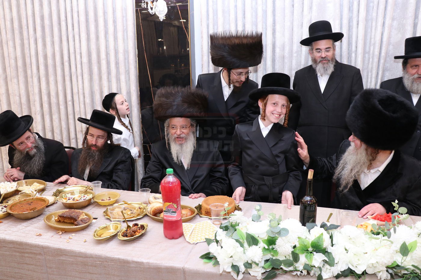 שמחת בר המצווה לנכד האדמו"ר מקוזמיר