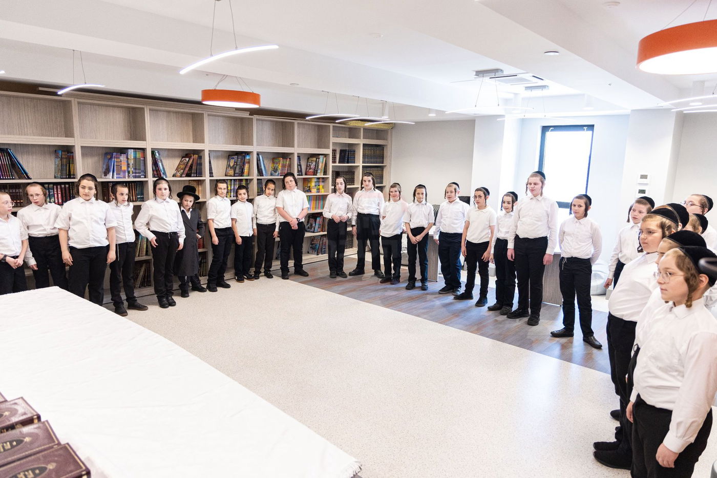 האדמו"ר מבאבוב 45 בביקור בת"ת של החסידות