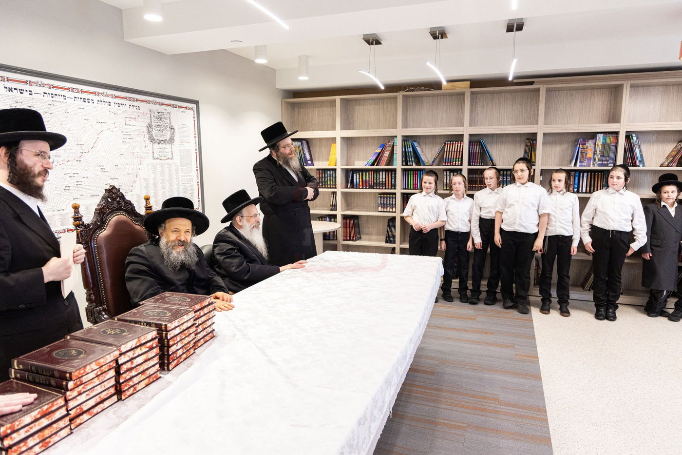 האדמו"ר מבאבוב 45 בביקור בת"ת של החסידות