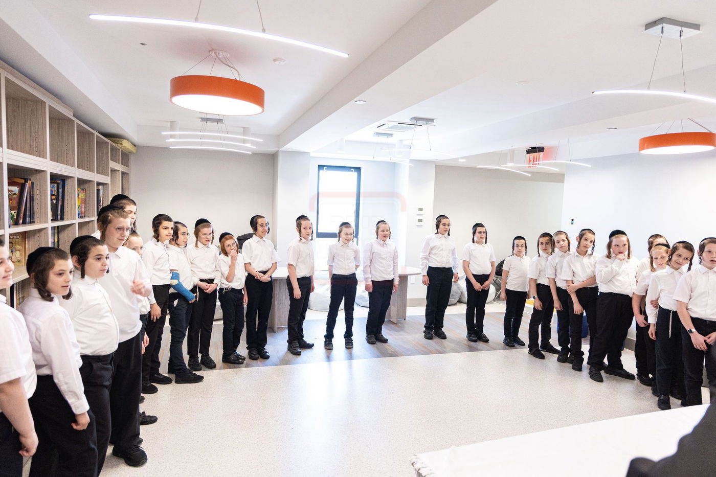 האדמו"ר מבאבוב 45 בביקור בת"ת של החסידות