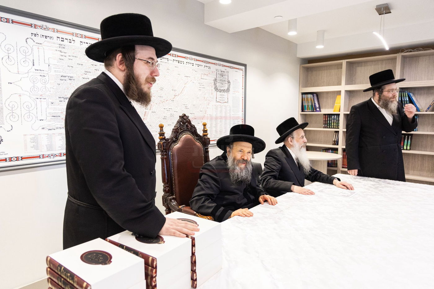 האדמו"ר מבאבוב 45 בביקור בת"ת של החסידות