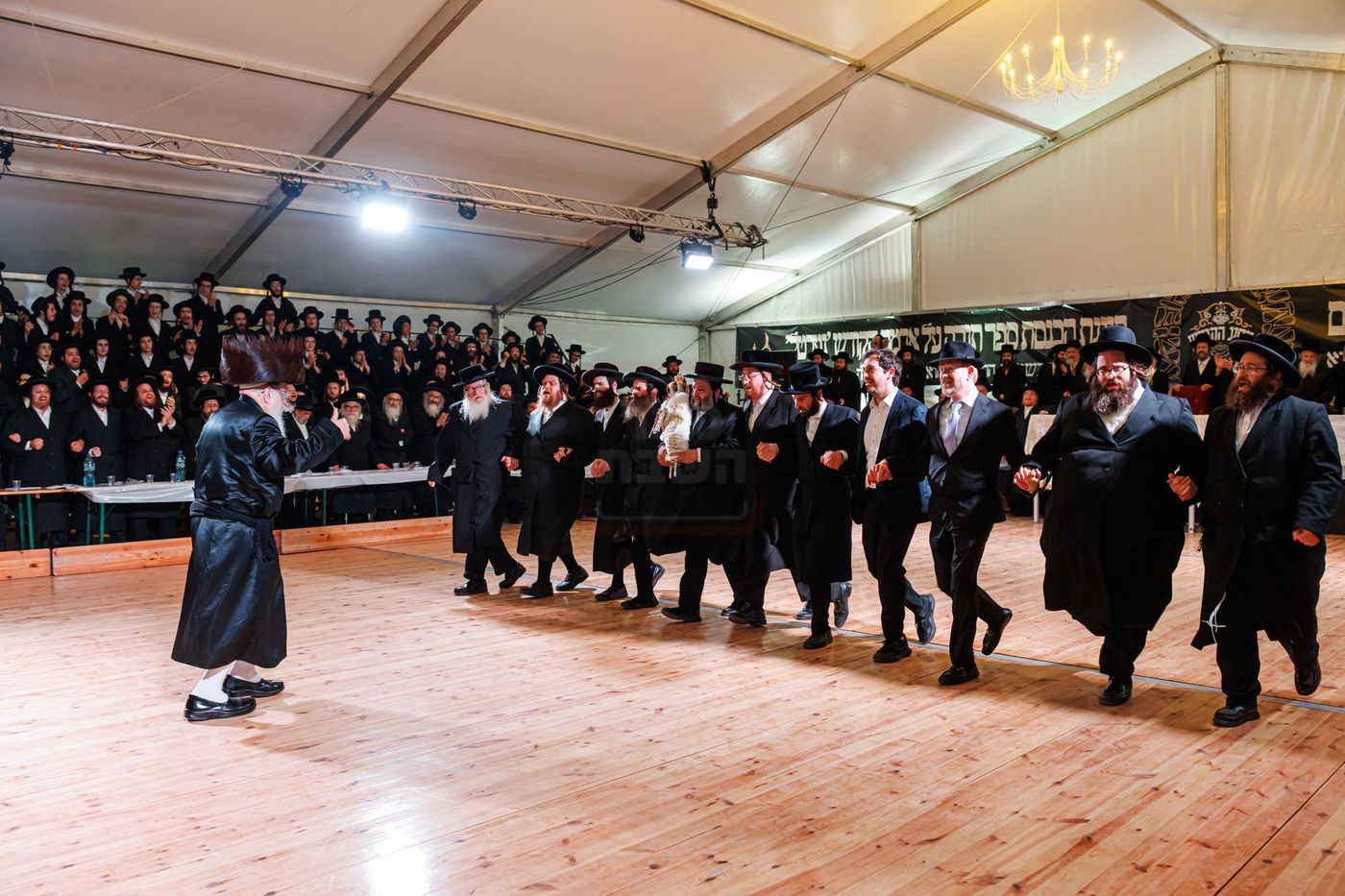 האדמו"ר מטאהש במסע הקודש להונגריה