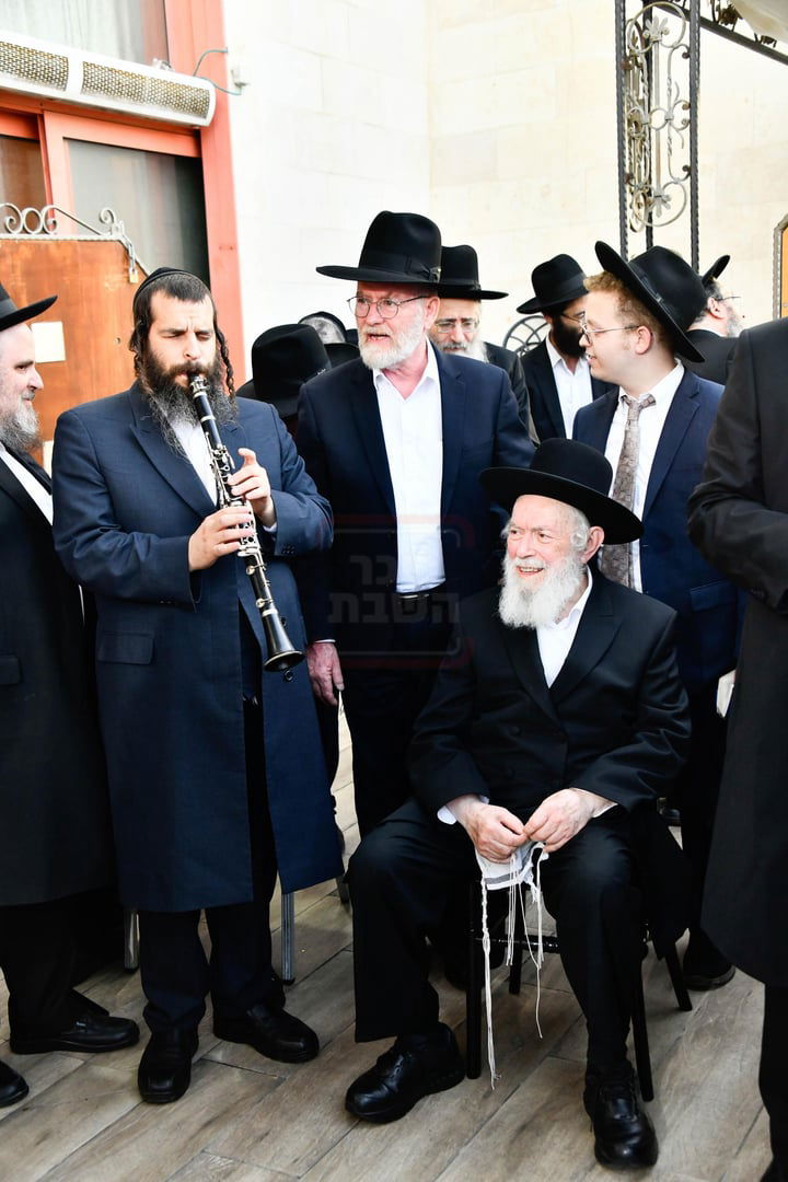 שמחת נישואי נכדת הגר"י זילברשטיין