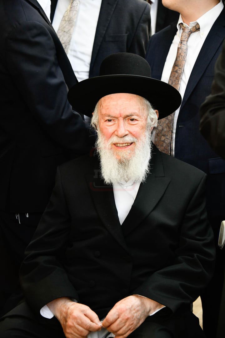 שמחת נישואי נכדת הגר"י זילברשטיין