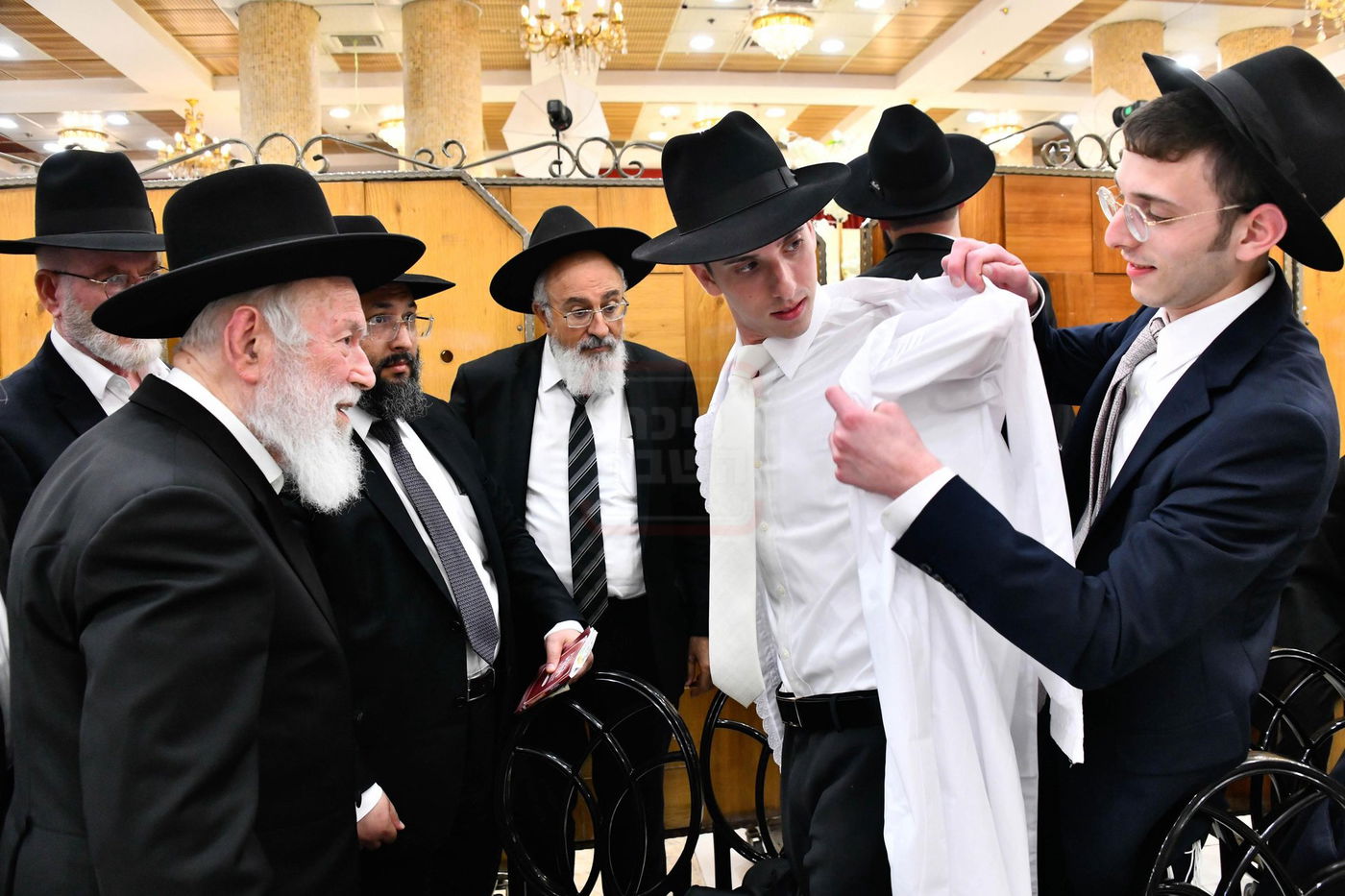 שמחת נישואי נכדת הגר"י זילברשטיין