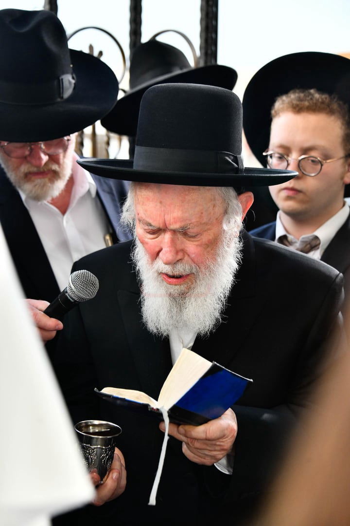 שמחת נישואי נכדת הגר"י זילברשטיין