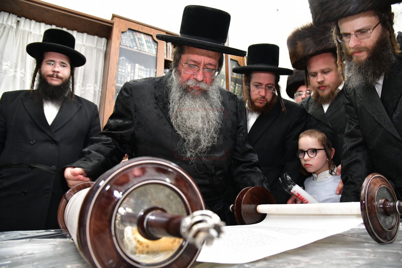 הכנסת ס"ת לביהמ"ד 'שבט הלוי'