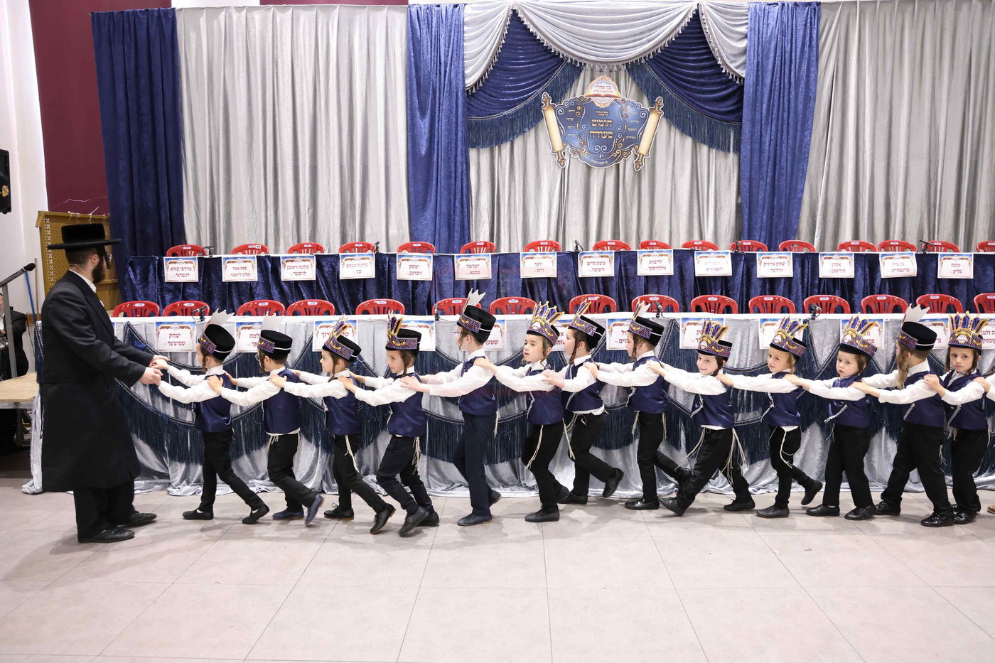 מסיבת חומש בתלמוד תורה מכנובקא בעלזא בירושלים