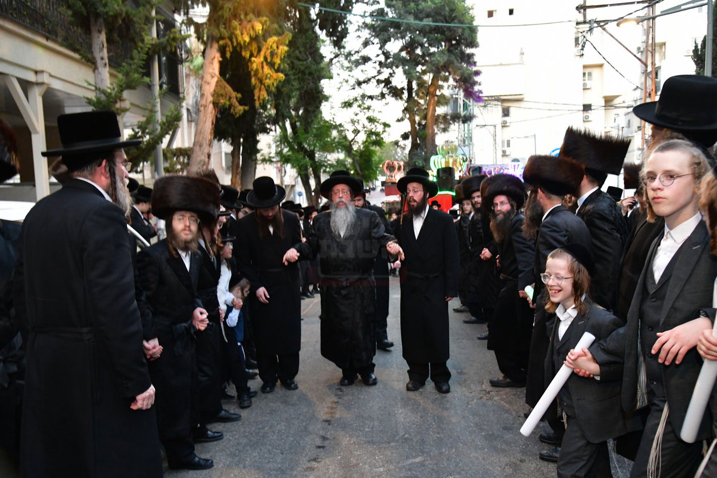 הכנסת ס"ת לביהמ"ד 'שבט הלוי'