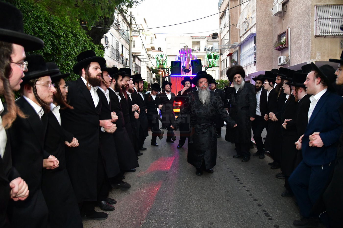 הכנסת ס"ת לביהמ"ד 'שבט הלוי'