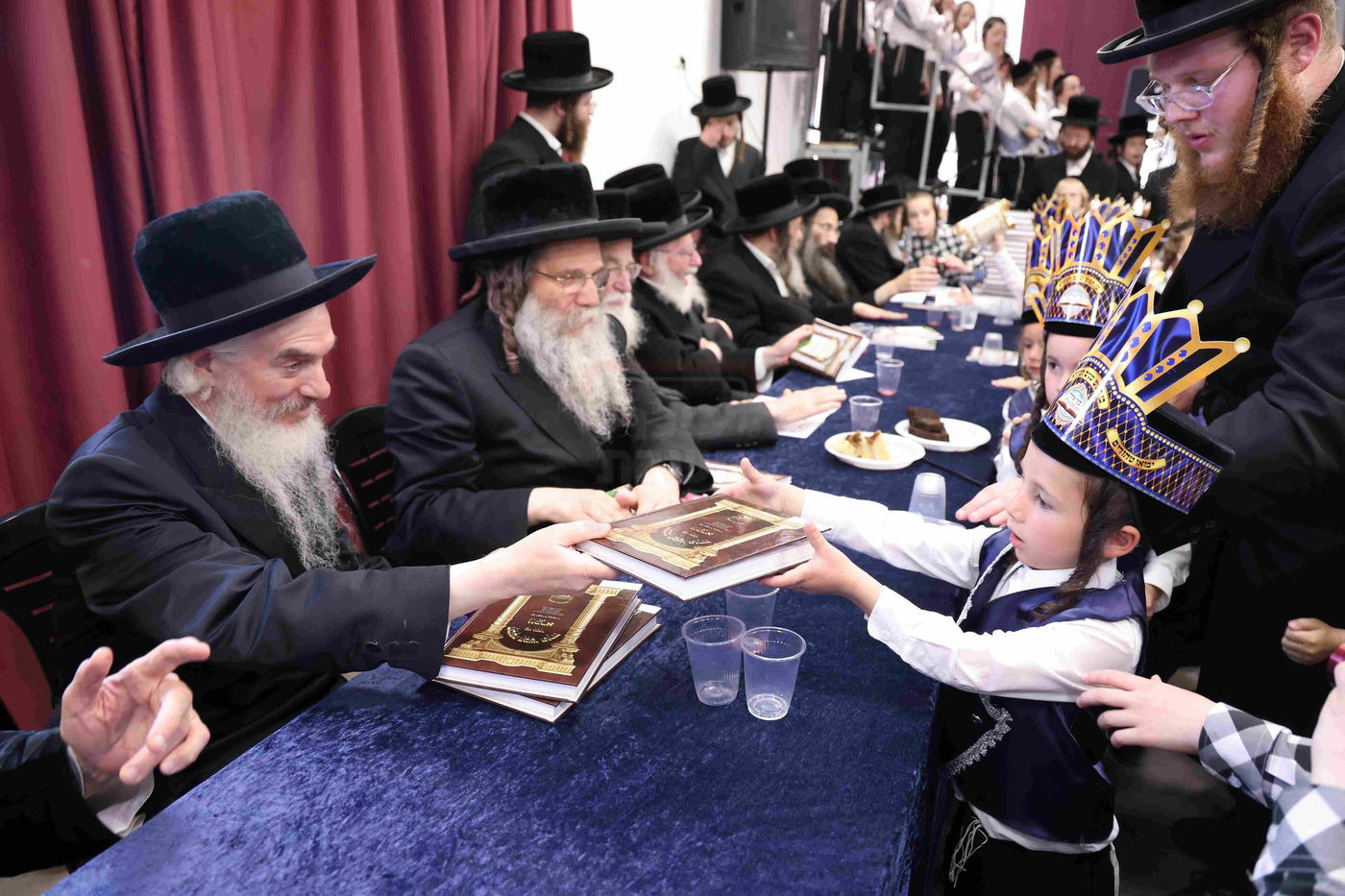 מסיבת חומש בתלמוד תורה מכנובקא בעלזא בירושלים