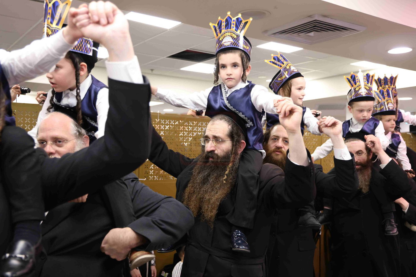 מסיבת חומש בתלמוד תורה מכנובקא בעלזא בירושלים