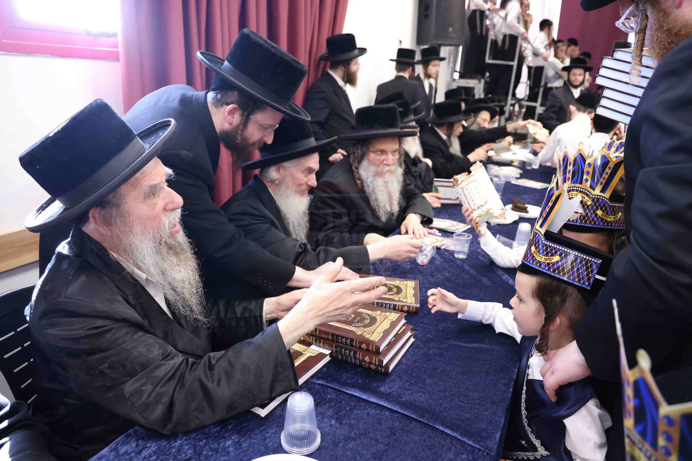 מסיבת חומש בתלמוד תורה מכנובקא בעלזא בירושלים