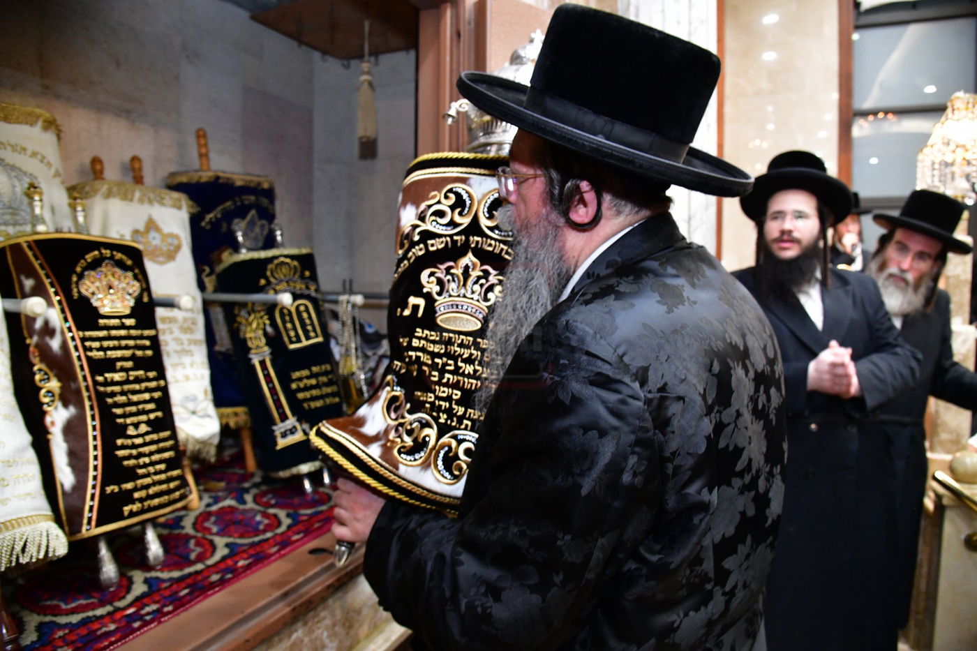 הכנסת ס"ת לביהמ"ד 'שבט הלוי'