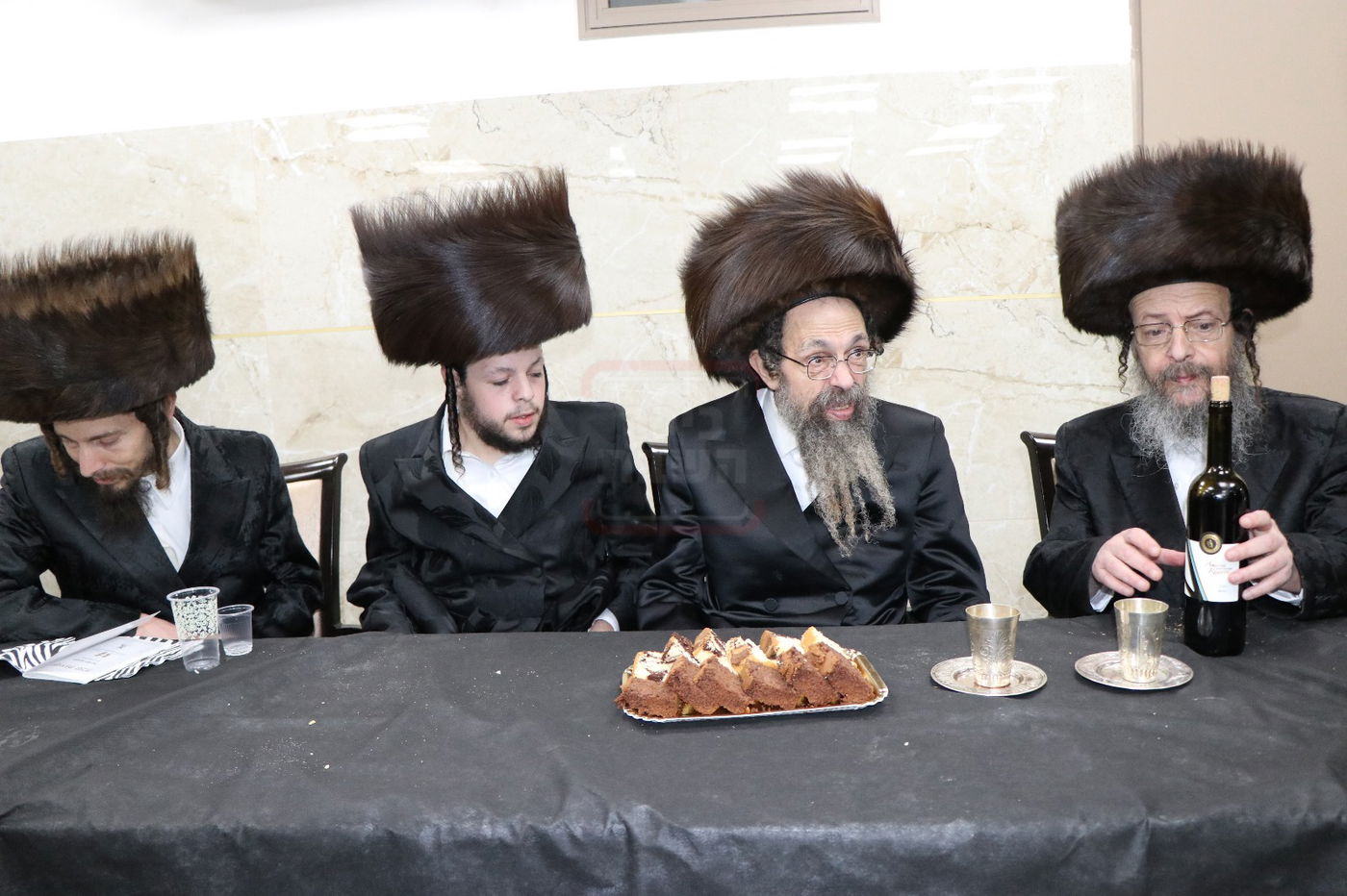 האדמו"ר מסטוטשין בשבע ברכות לבן גאב"ד זוועהיל