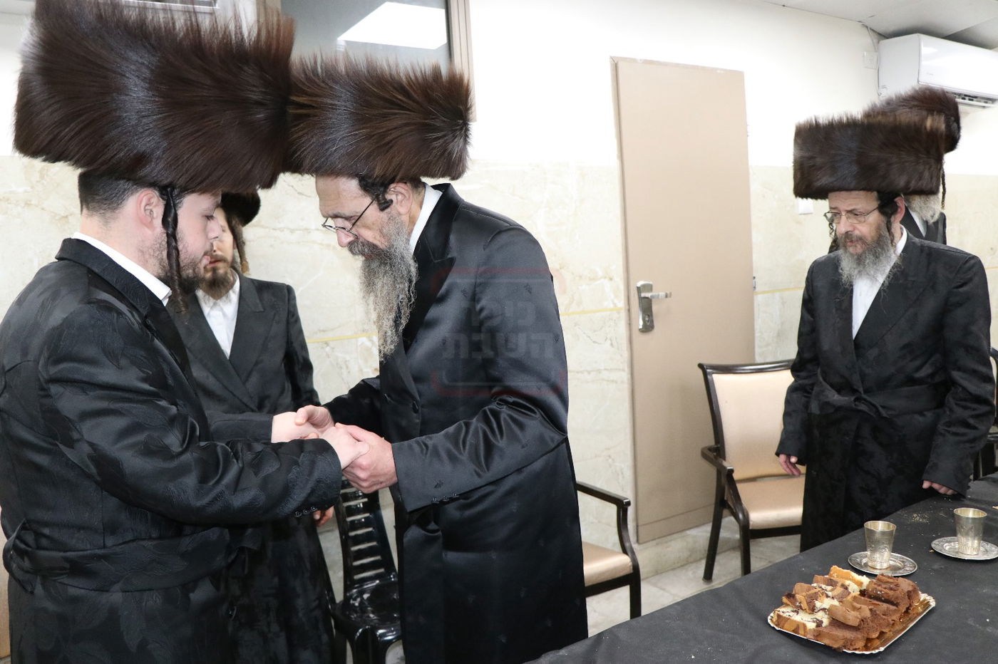 האדמו"ר מסטוטשין בשבע ברכות לבן גאב"ד זוועהיל