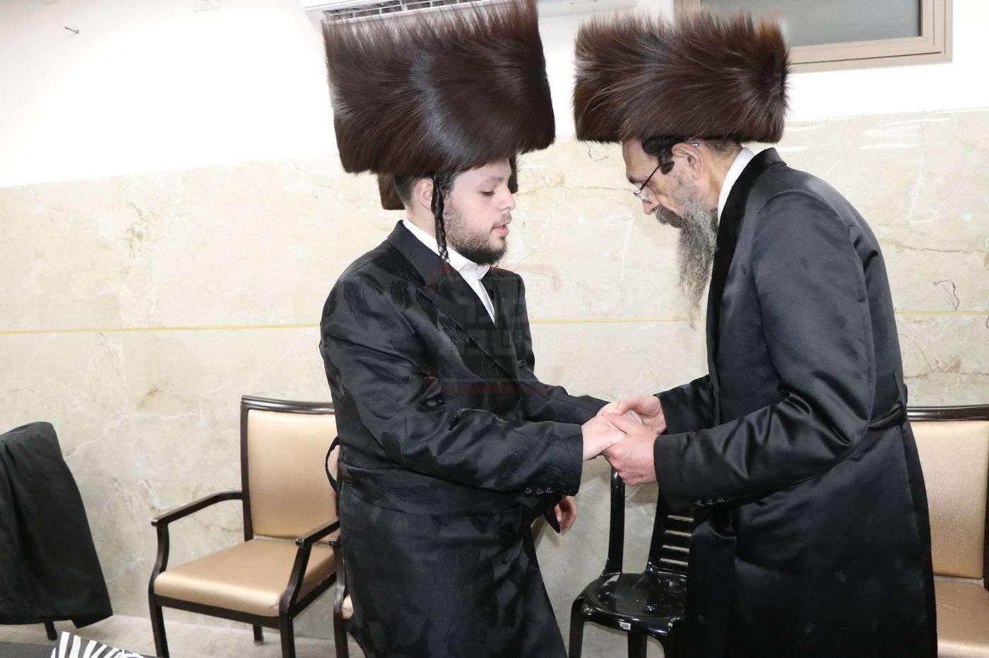 האדמו"ר מסטוטשין בשבע ברכות לבן גאב"ד זוועהיל