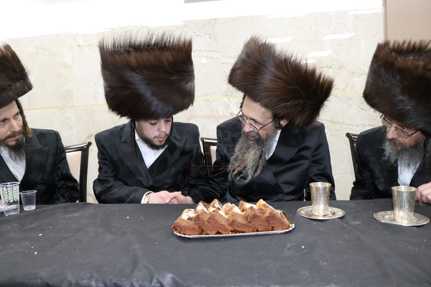 האדמו"ר מסטוטשין בשבע ברכות לבן גאב"ד זוועהיל