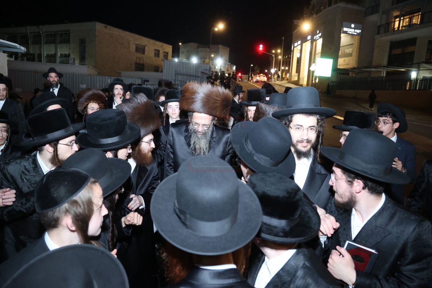 האדמו"ר מתולדות יהודה סטוטשין, במוצאי שב"ק בירושלים