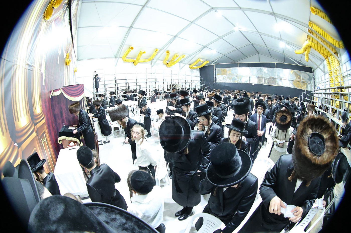 האדמו"ר מתולדות יהודה סטוטשין, במוצאי שב"ק בירושלים