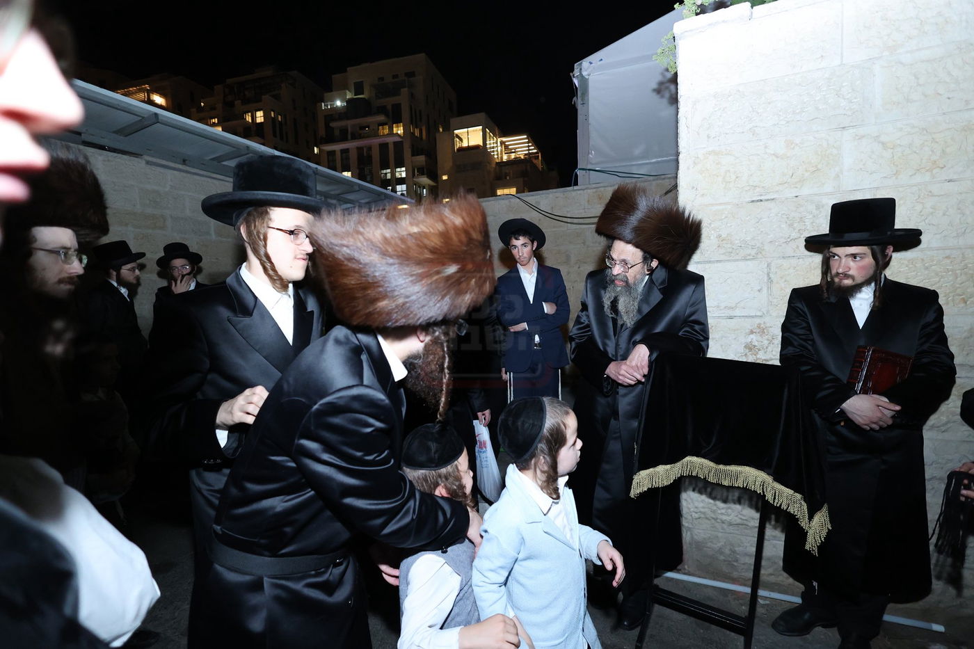 האדמו"ר מתולדות יהודה סטוטשין, במוצאי שב"ק בירושלים