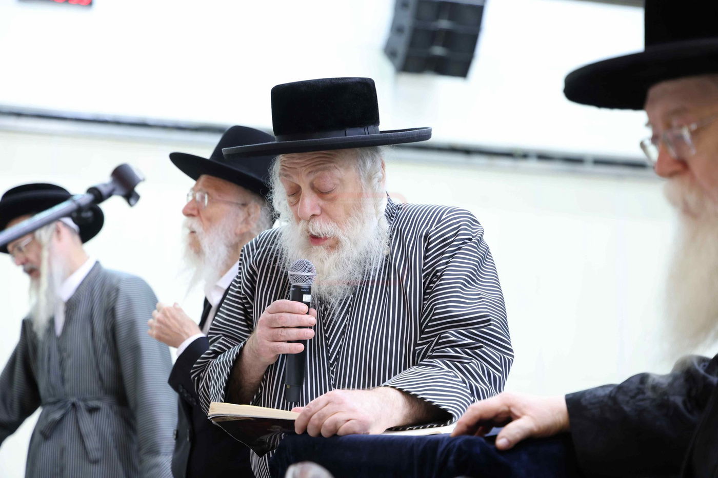 סיום מסכת בבא מציעא בחצה"ק תולדות אהרן