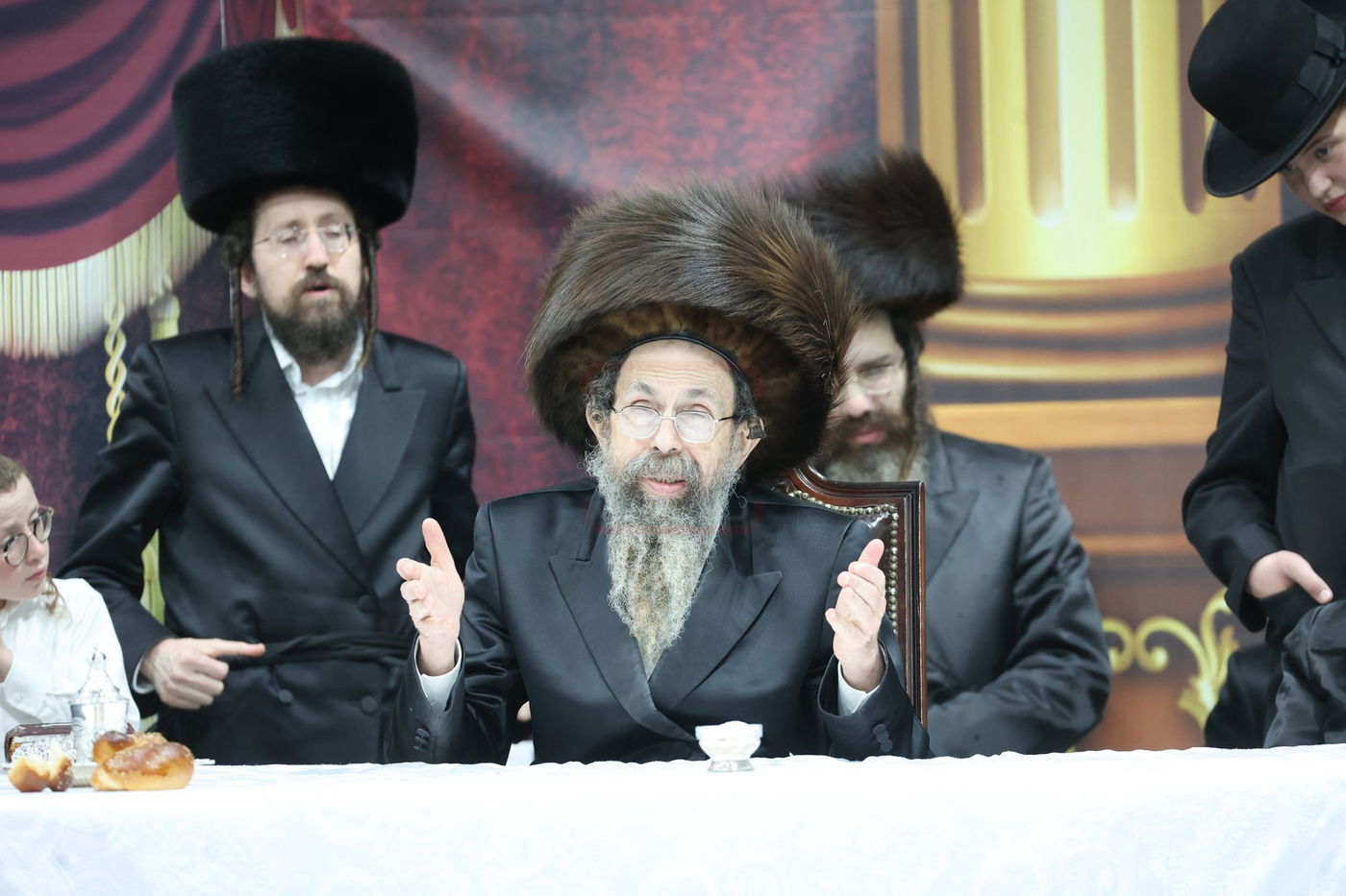 האדמו"ר מתולדות יהודה סטוטשין, במוצאי שב"ק בירושלים