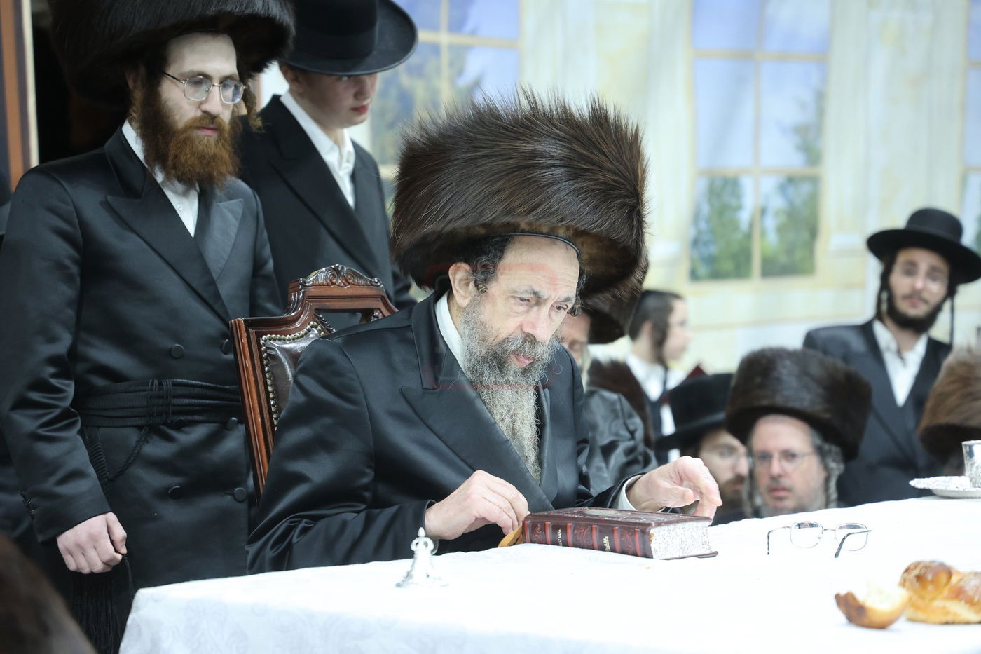 האדמו"ר מתולדות יהודה סטוטשין, במוצאי שב"ק בירושלים