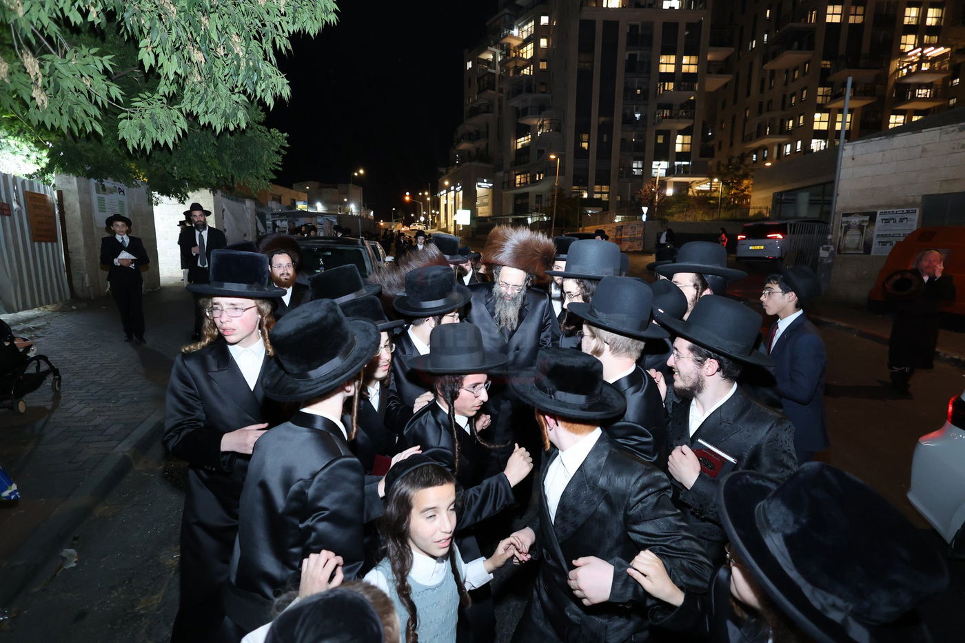 האדמו"ר מתולדות יהודה סטוטשין, במוצאי שב"ק בירושלים