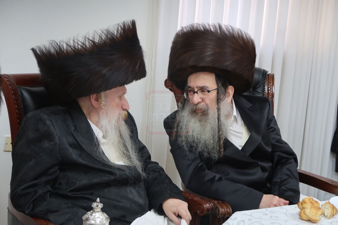 האדמו"ר מבית יצחק ספינקא בשמחת הש"ב האחרון בחצה"ק טשארנאביל