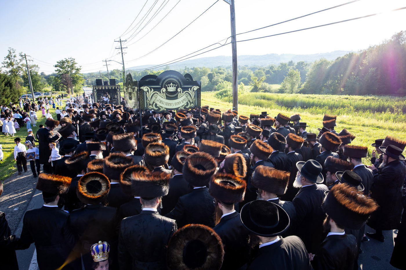 הכנסת ס"ת לביהמ"ד סאטמר בשכונת בלומינגרבורג