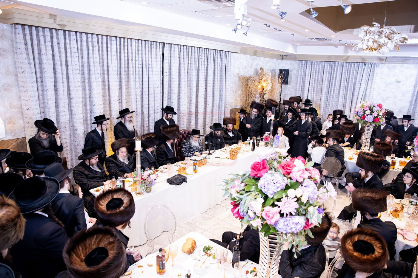 הכנסת ס"ת לביהמ"ד סאטמר בשכונת בלומינגרבורג