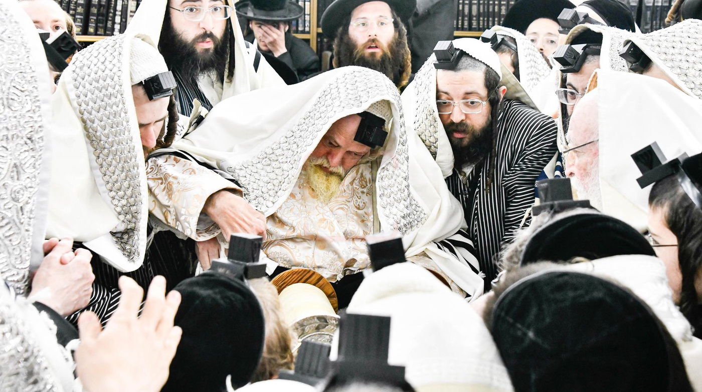 האדמו"ר מתולדות אברהם יצחק