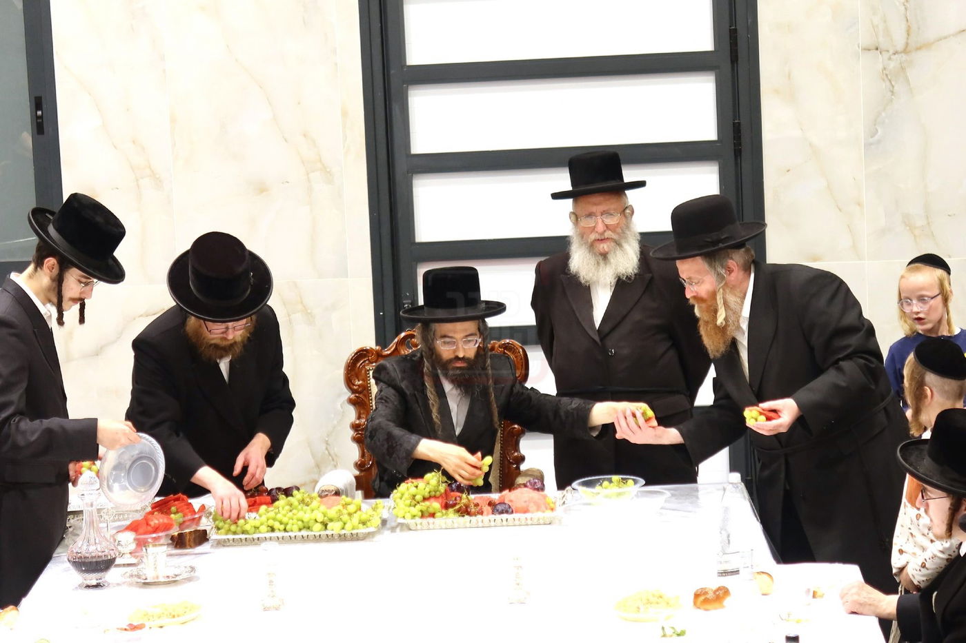 האדמו"ר מזוועהיל בסעודת הילולא לע"נ ה'אור החיים' הק'