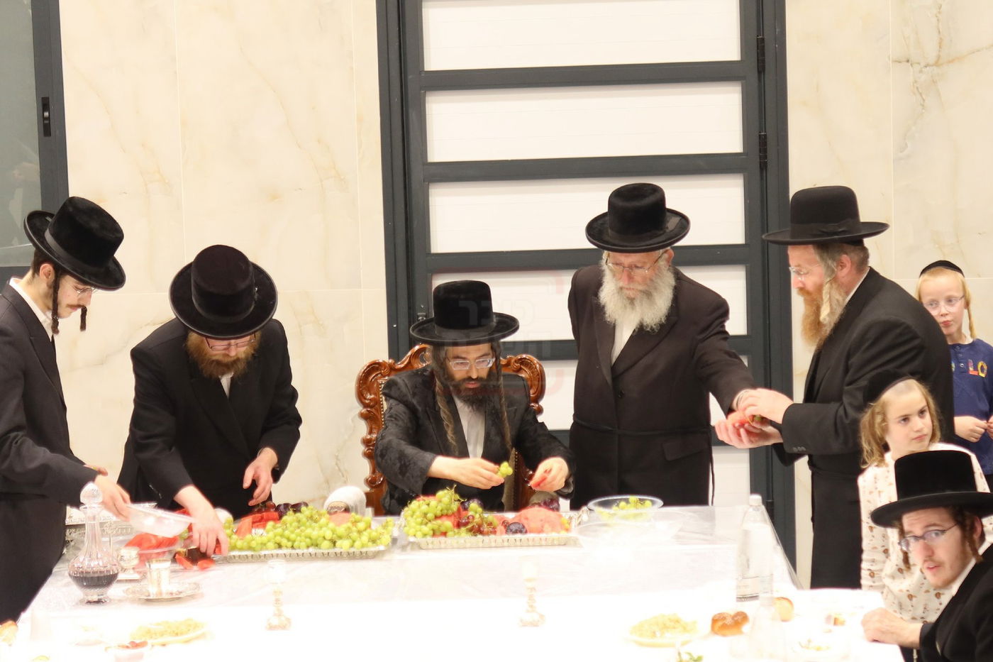 האדמו"ר מזוועהיל בסעודת הילולא לע"נ ה'אור החיים' הק'