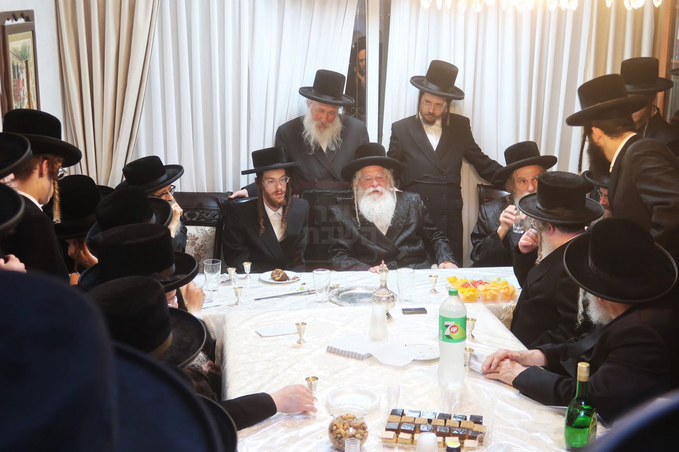 שמחת הווארט לנכדת האדמו''ר מנדבורנה ירושלים, עם בן הגה''צ המשפיע רבי נחמן בידרמן