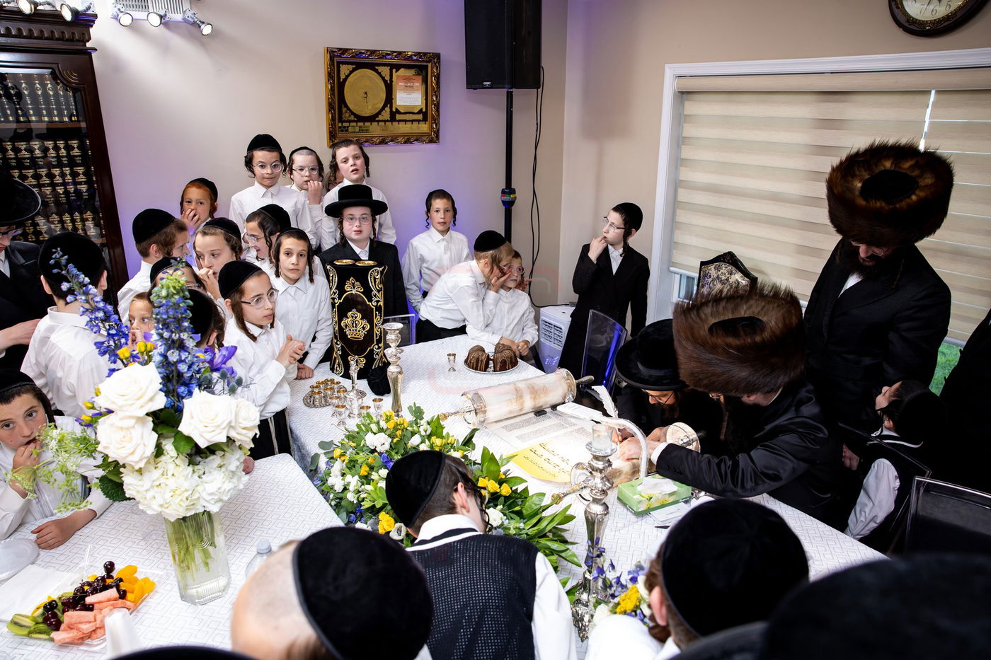 הכנסת ס"ת לביהמ"ד סאטמר בשכונת בלומינגרבורג