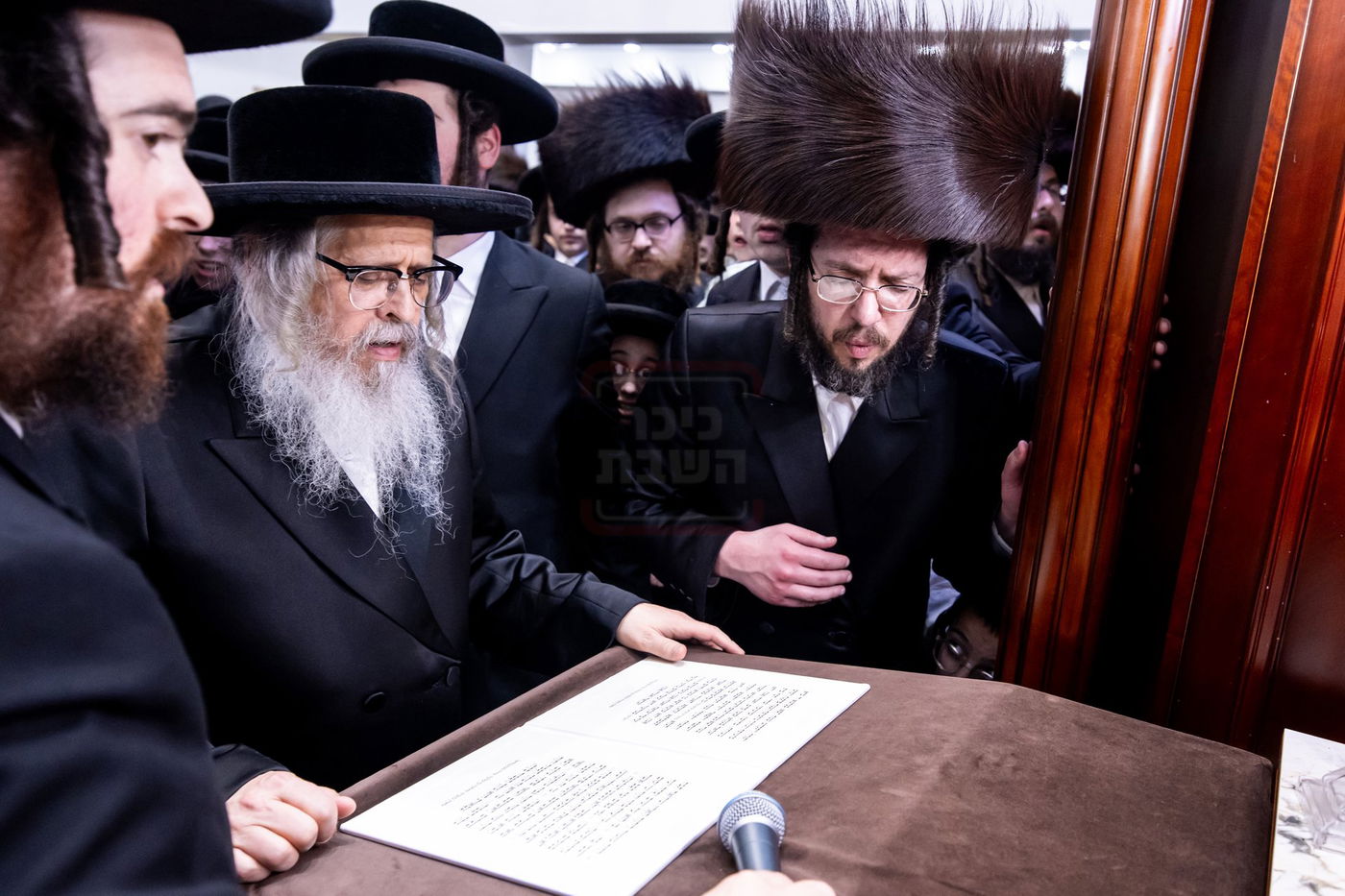 הכנסת ס"ת לביהמ"ד סאטמר בשכונת בלומינגרבורג