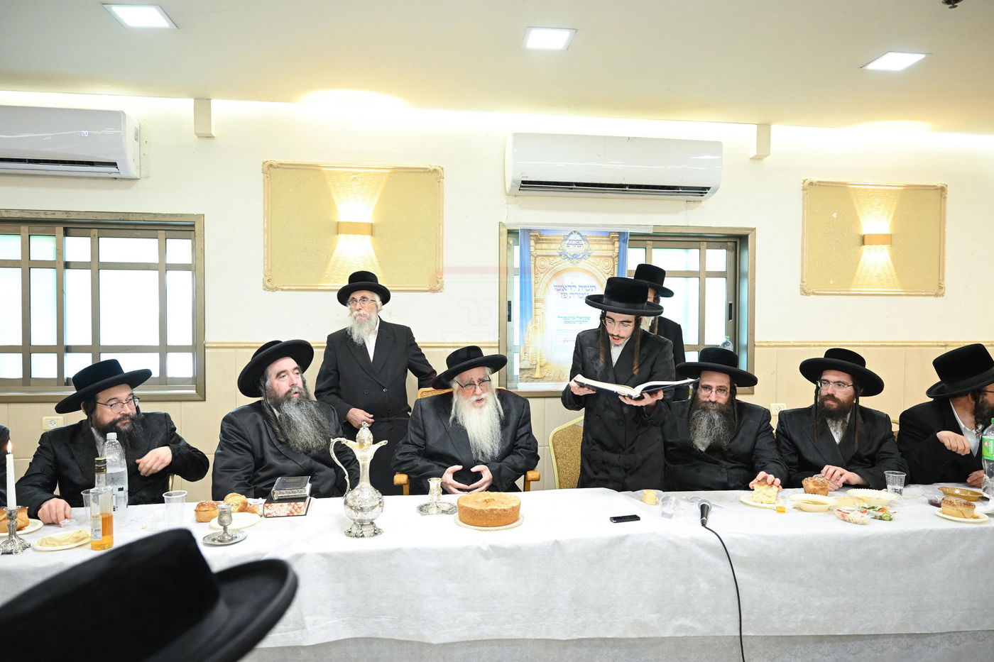 מעמד סיום מסכת נשים ע"י נכד האדמו"ר מצאנז