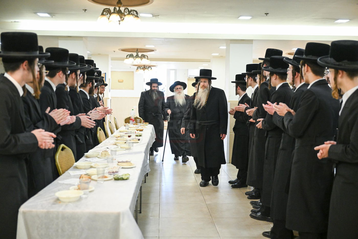 מעמד סיום מסכת נשים ע"י נכד האדמו"ר מצאנז