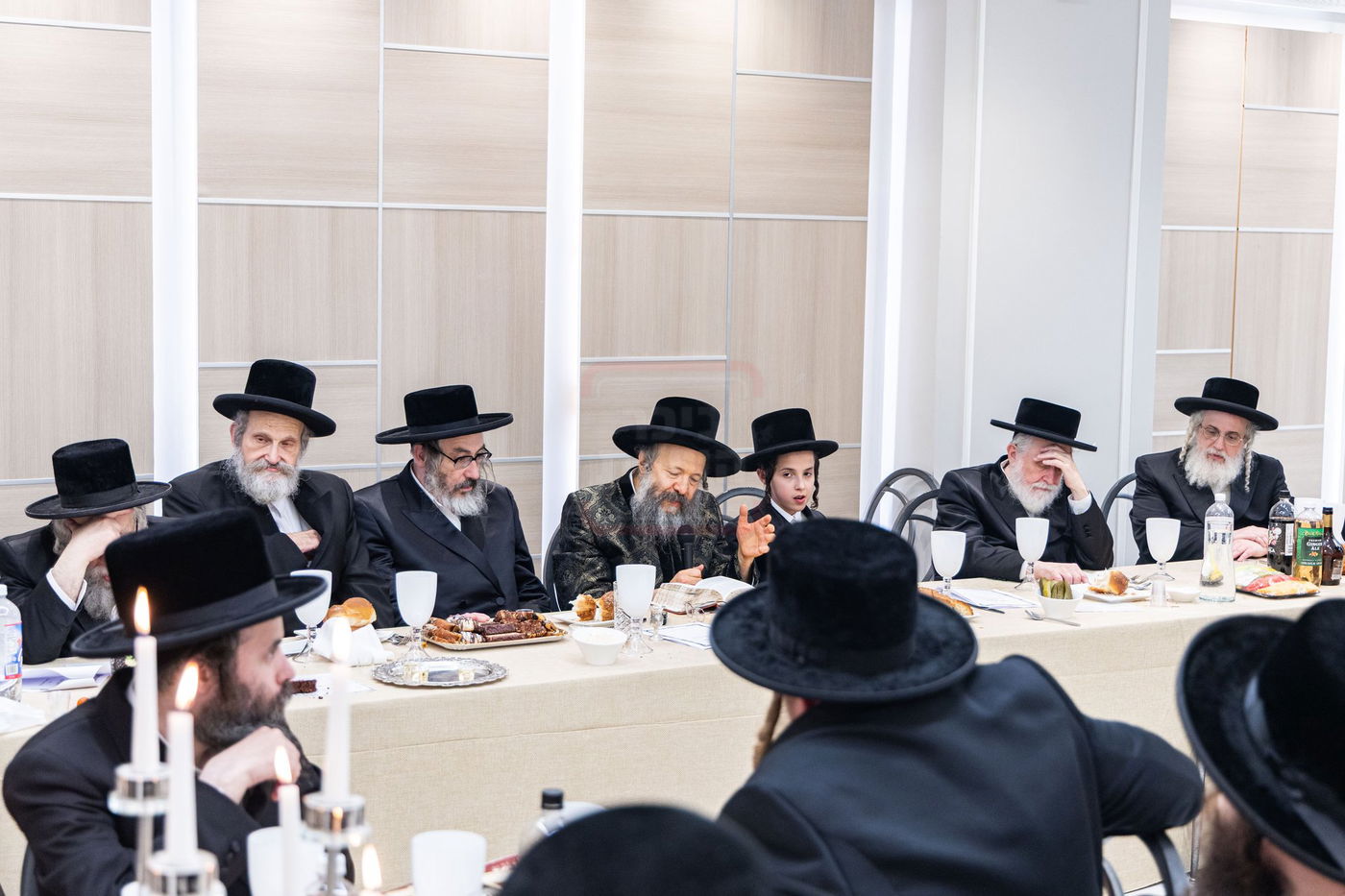 שמחת הבר מצוה לנכד האדמו"ר מבאבוב 45