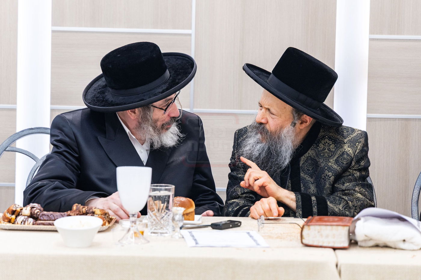 שמחת הבר מצוה לנכד האדמו"ר מבאבוב 45